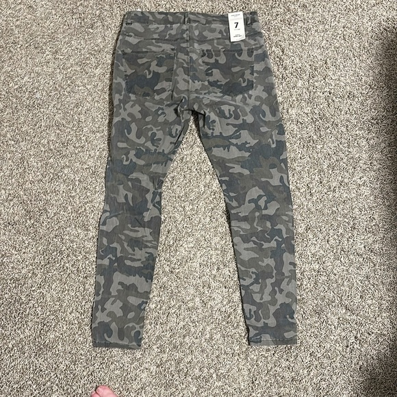 New with tags- camo pants - Picture 3 of 3
